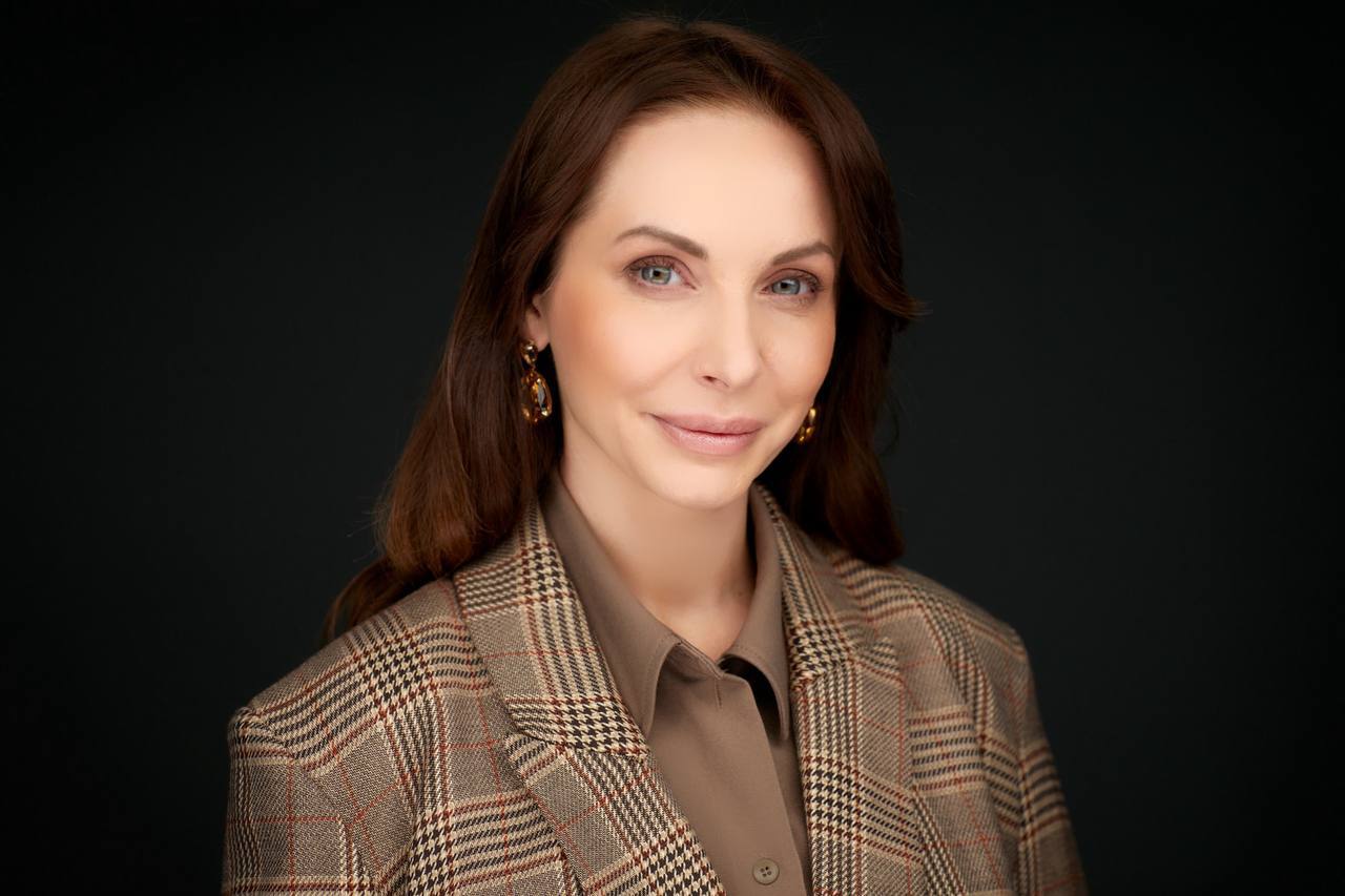 Яна Шестакова