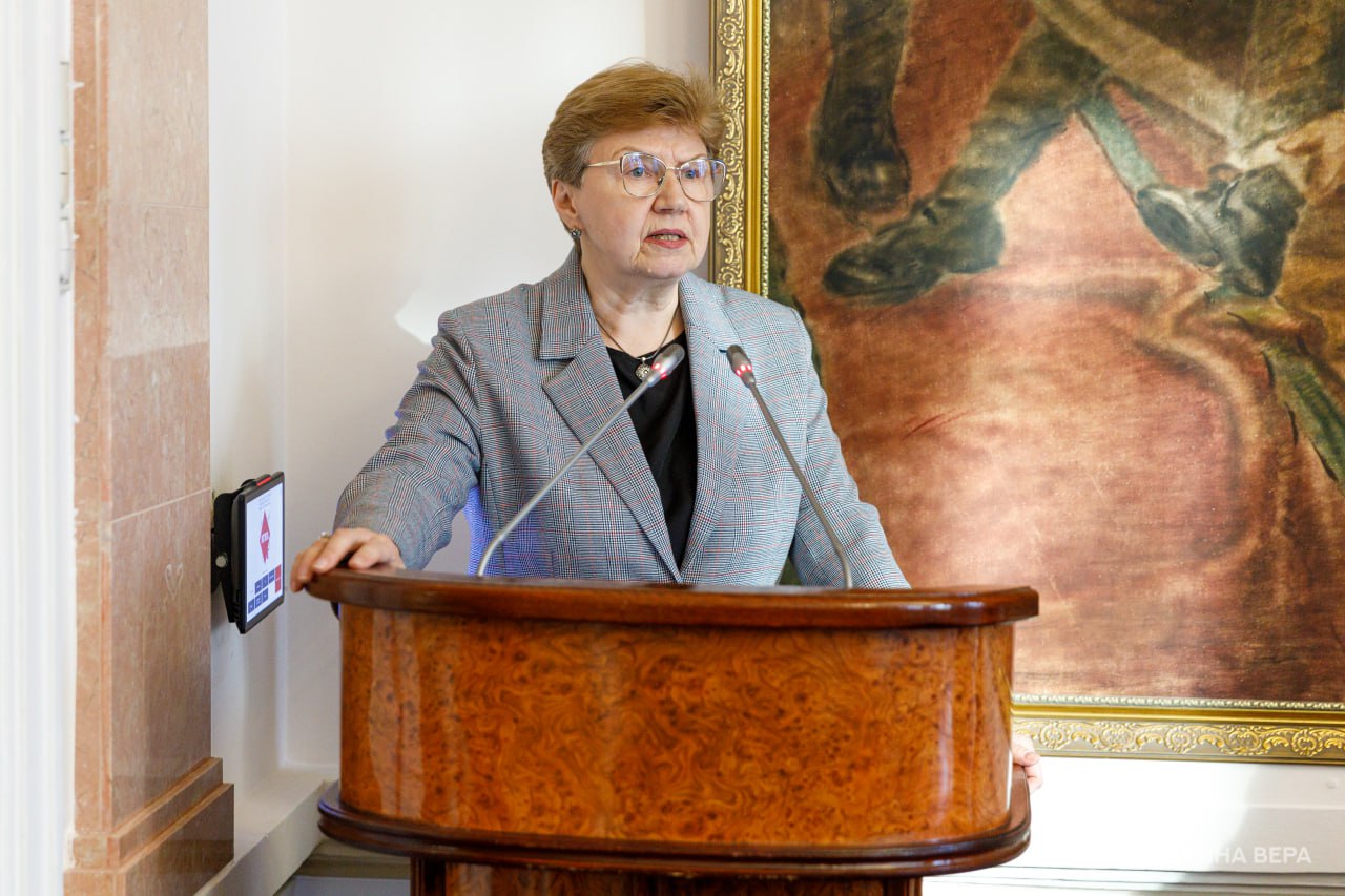 Елена Грачева 