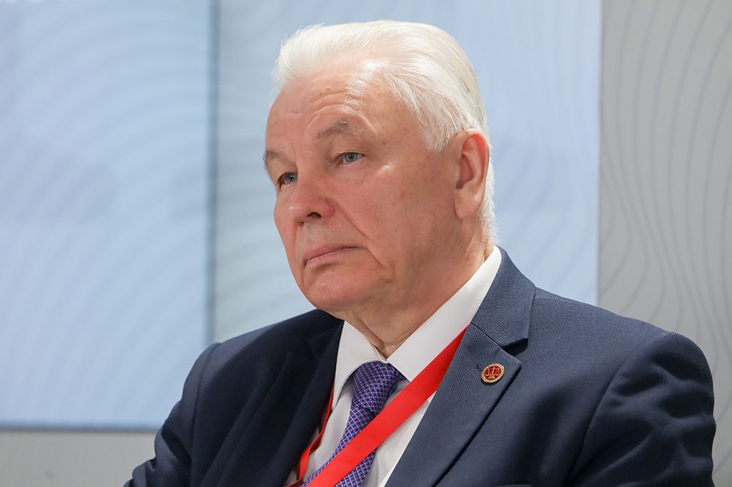 Анатолий Капустин